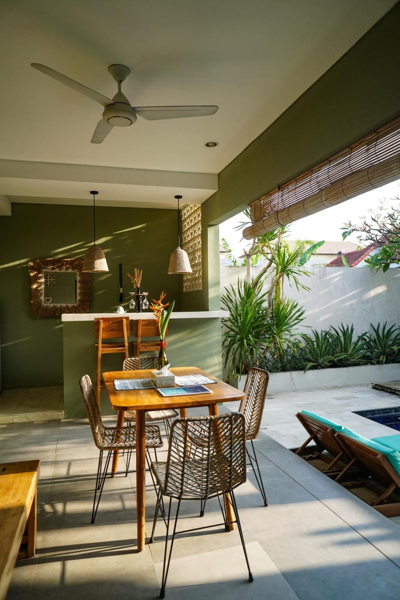 Kiki Village Bathtub And Living Room Canggu Exterior foto